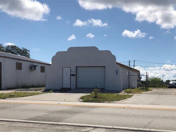712 N RIDGEWOOD DRIVE , SEBRING, FL 33870