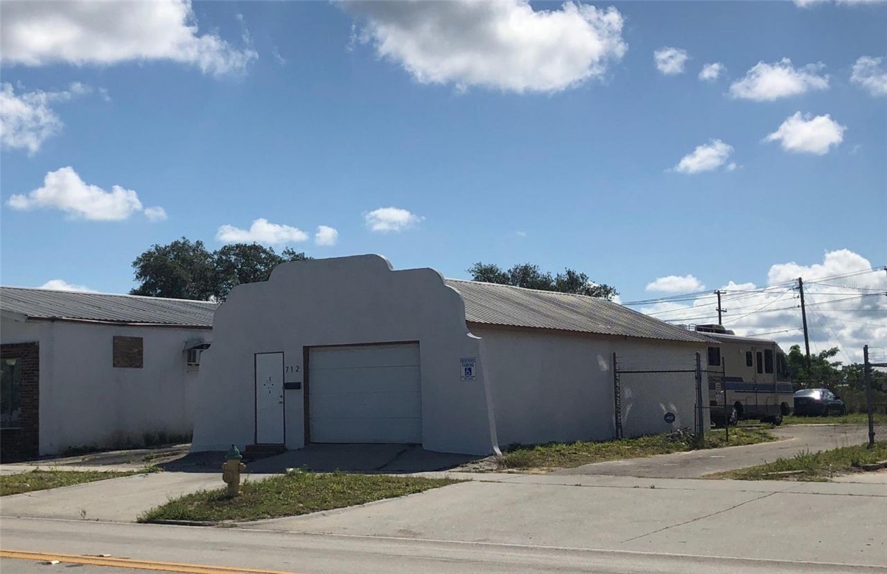712 N Ridgewood Drive , Sebring, FL 33870 Photo