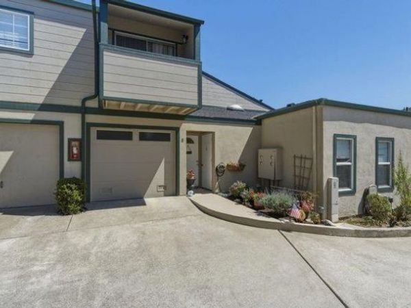 189 San Pablo Court, Unit 8, Marina, CA 93933