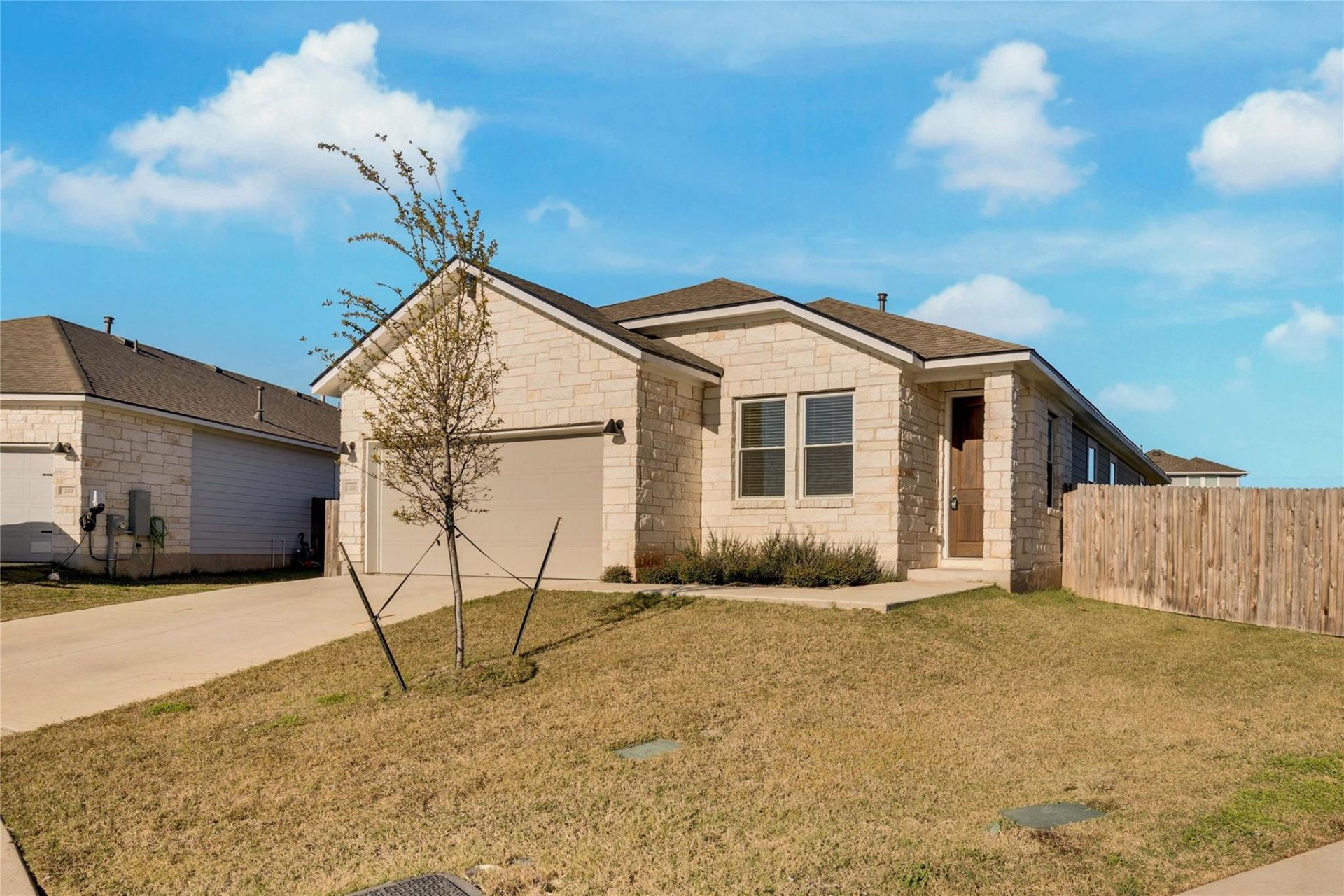 200 Cold Spring Loop, Bastrop, TX 78602 Main Photo