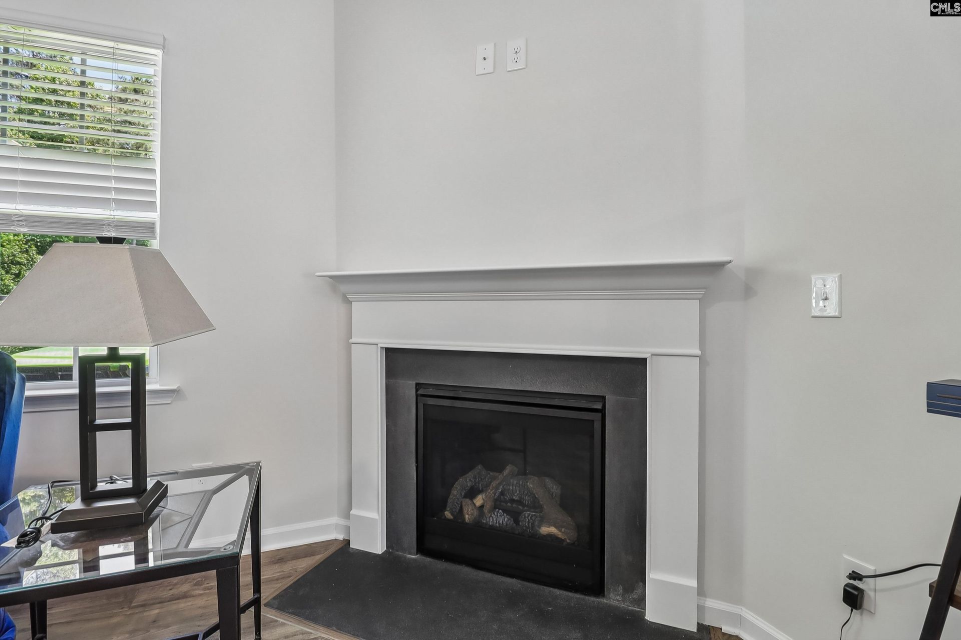 1213 Carnation Court  Photo 6
