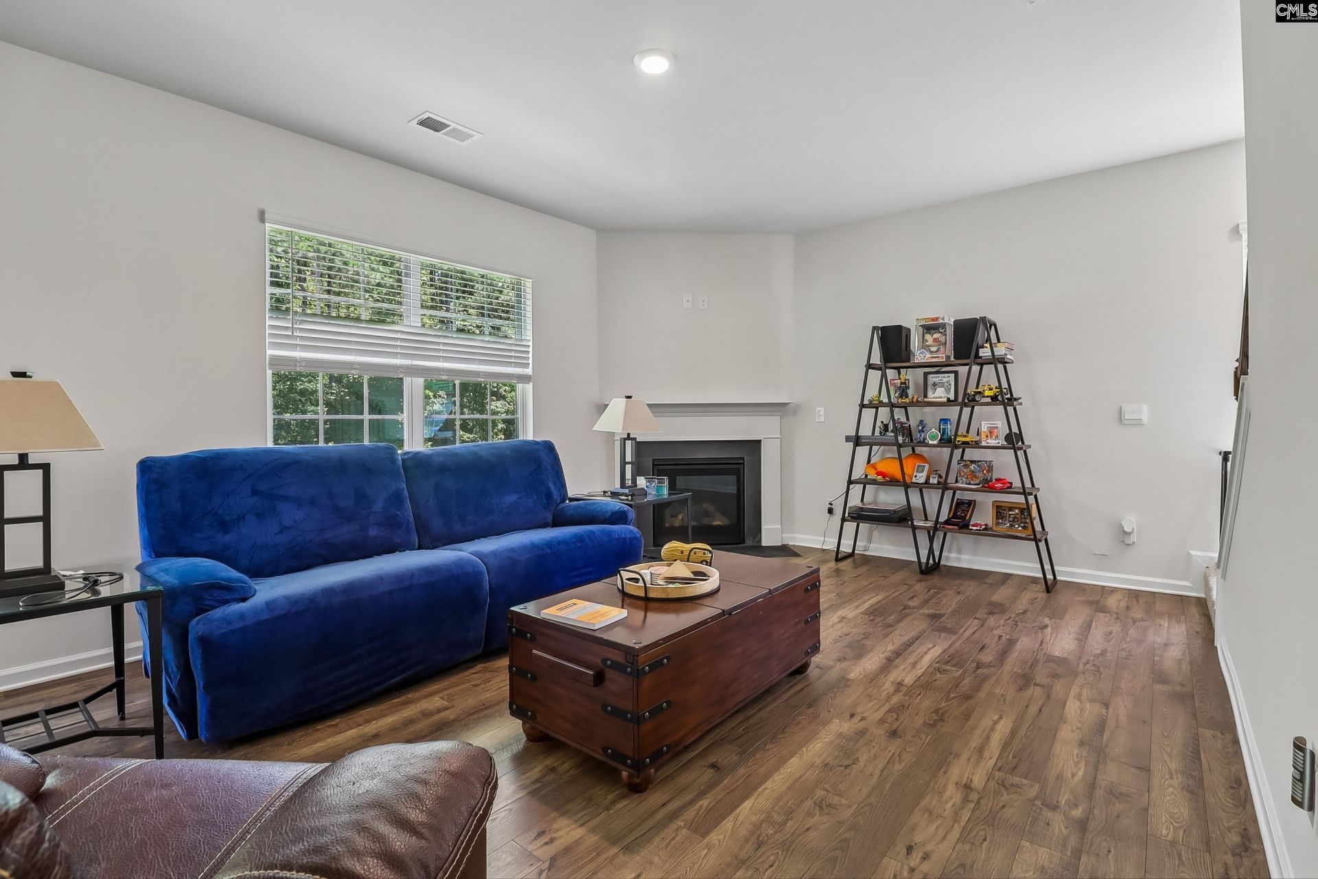 1213 Carnation Court  Photo 8