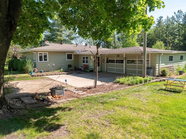 3114 220th Street, Charles City, IA 50616