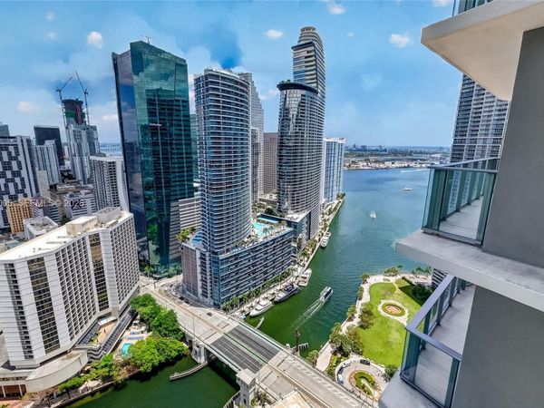 77 5th street , Unit 4202, Miami, FL 33131