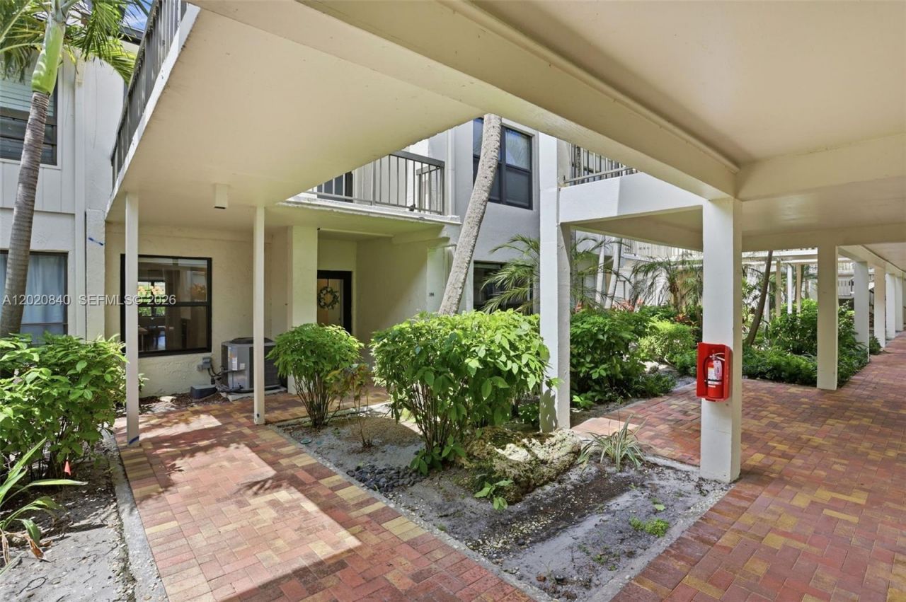 830 Greensward Ct, Unit 106-H, Delray Beach, FL 33445 Photo