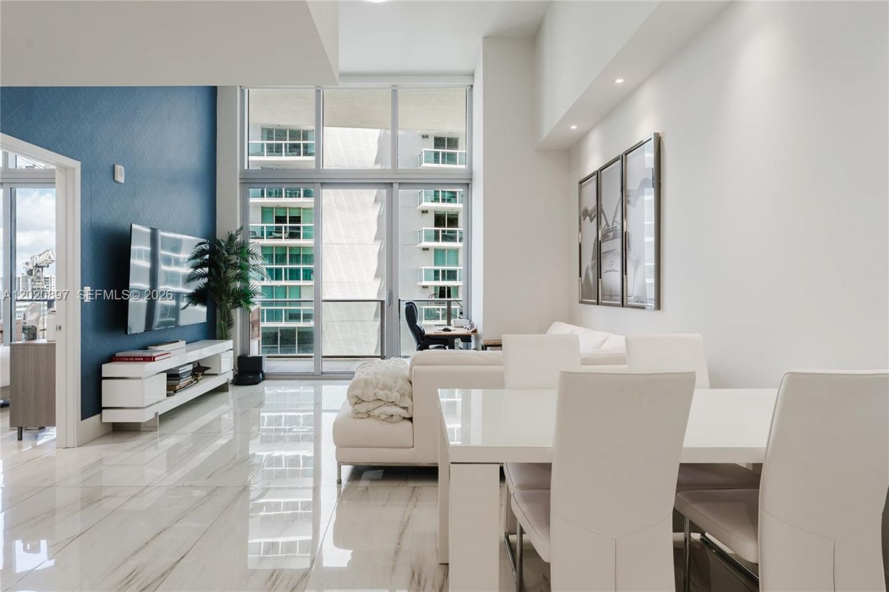 488 NE 18th St, Unit 1205, Miami, FL 33132 Photo