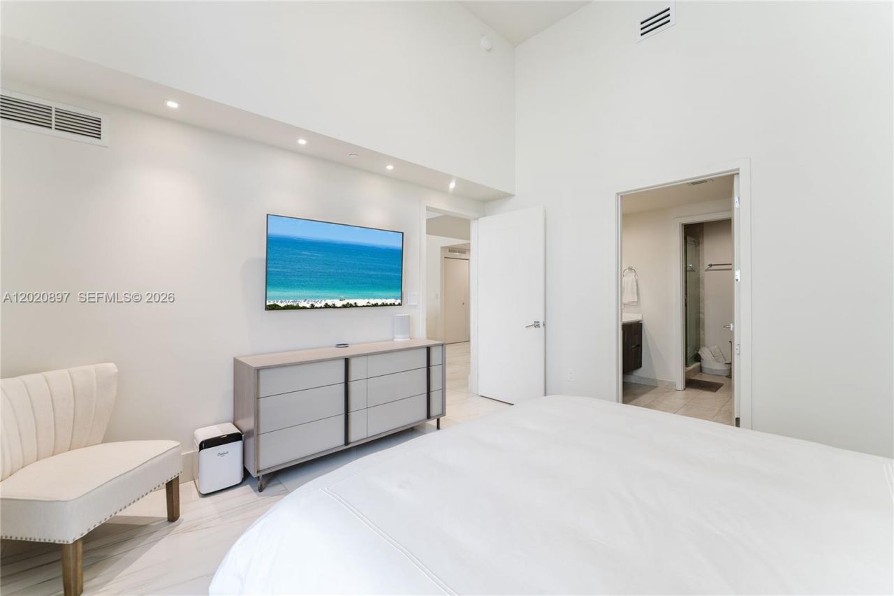 488 NE 18th St, Unit 1205, Miami, FL 33132 Photo