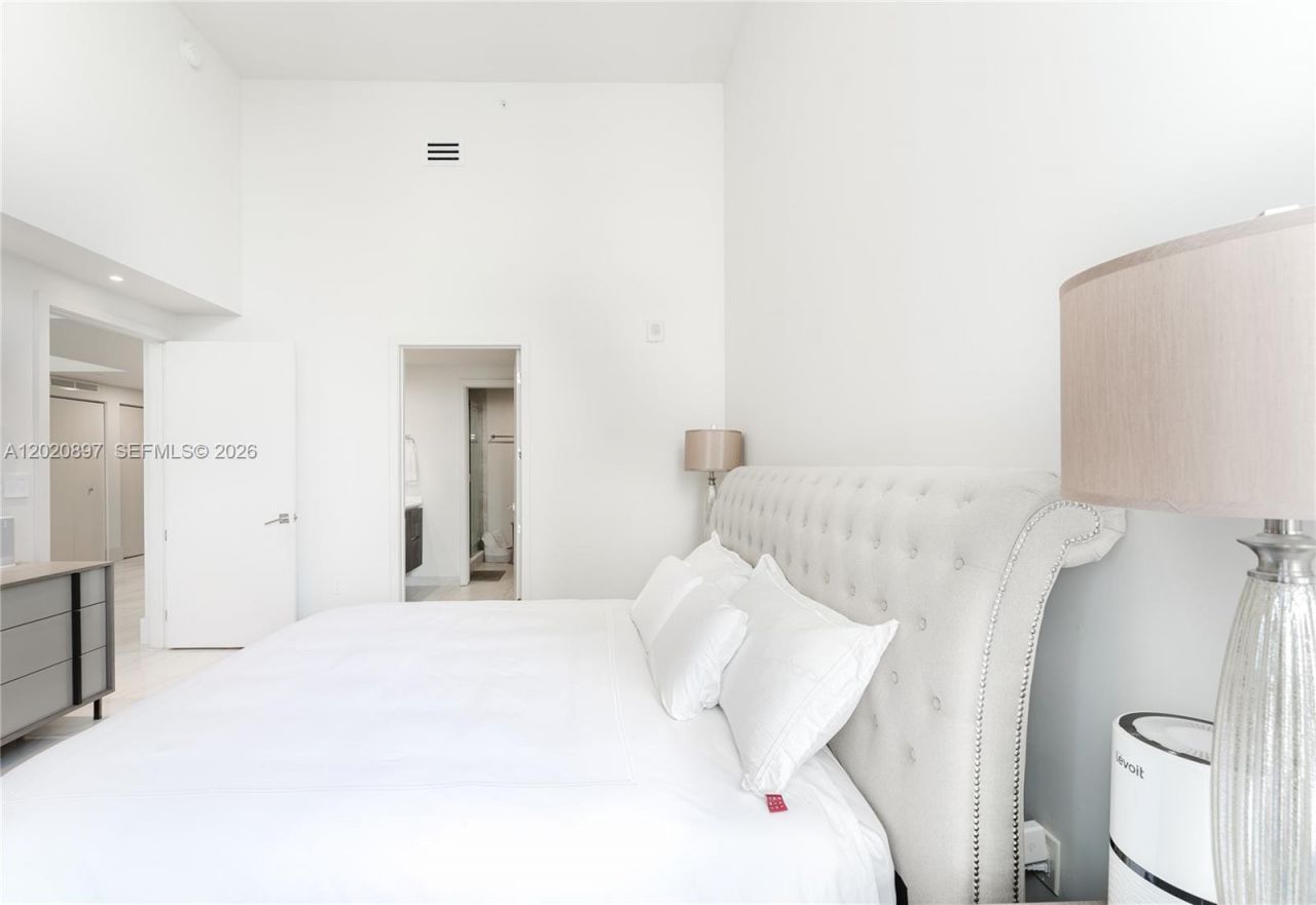 488 NE 18th St, Unit 1205, Miami, FL 33132 Photo