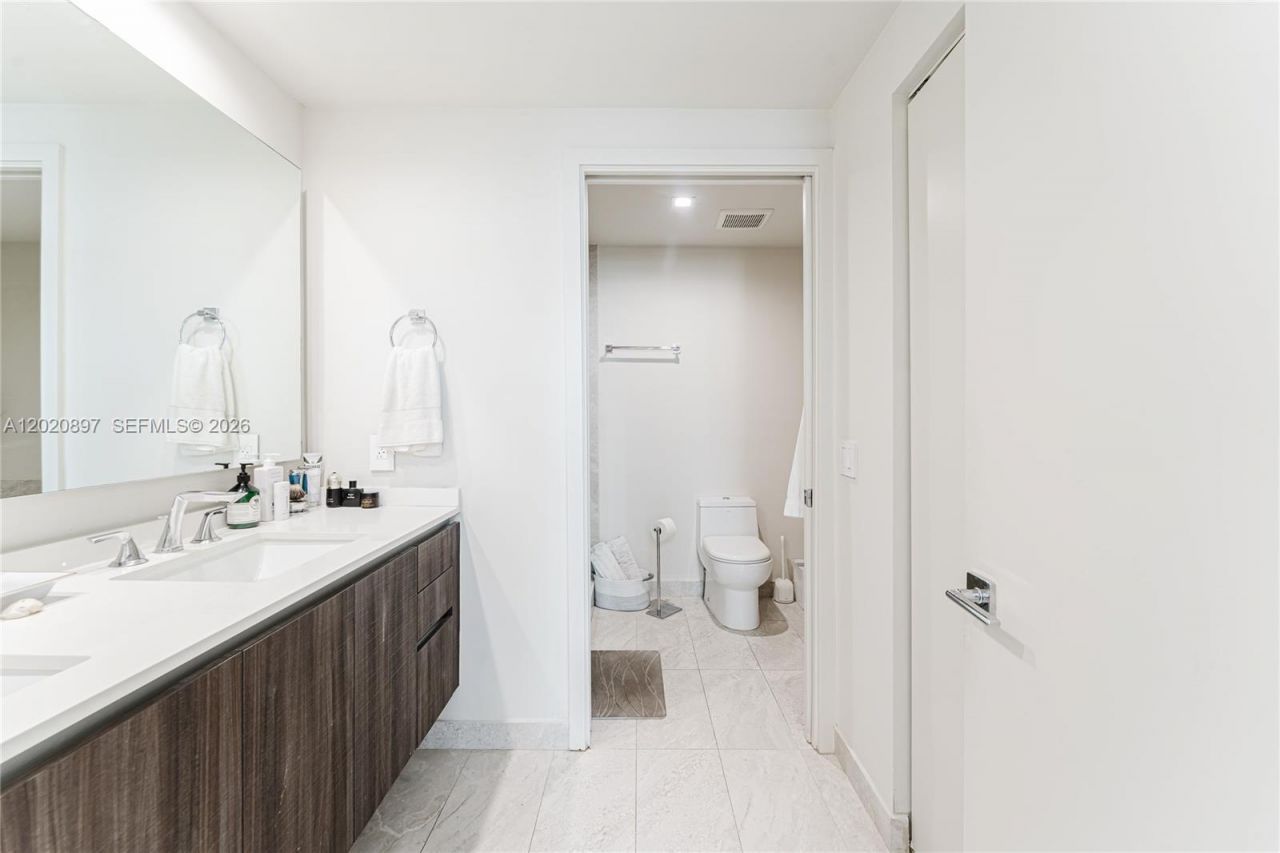 488 NE 18th St, Unit 1205, Miami, FL 33132 Photo
