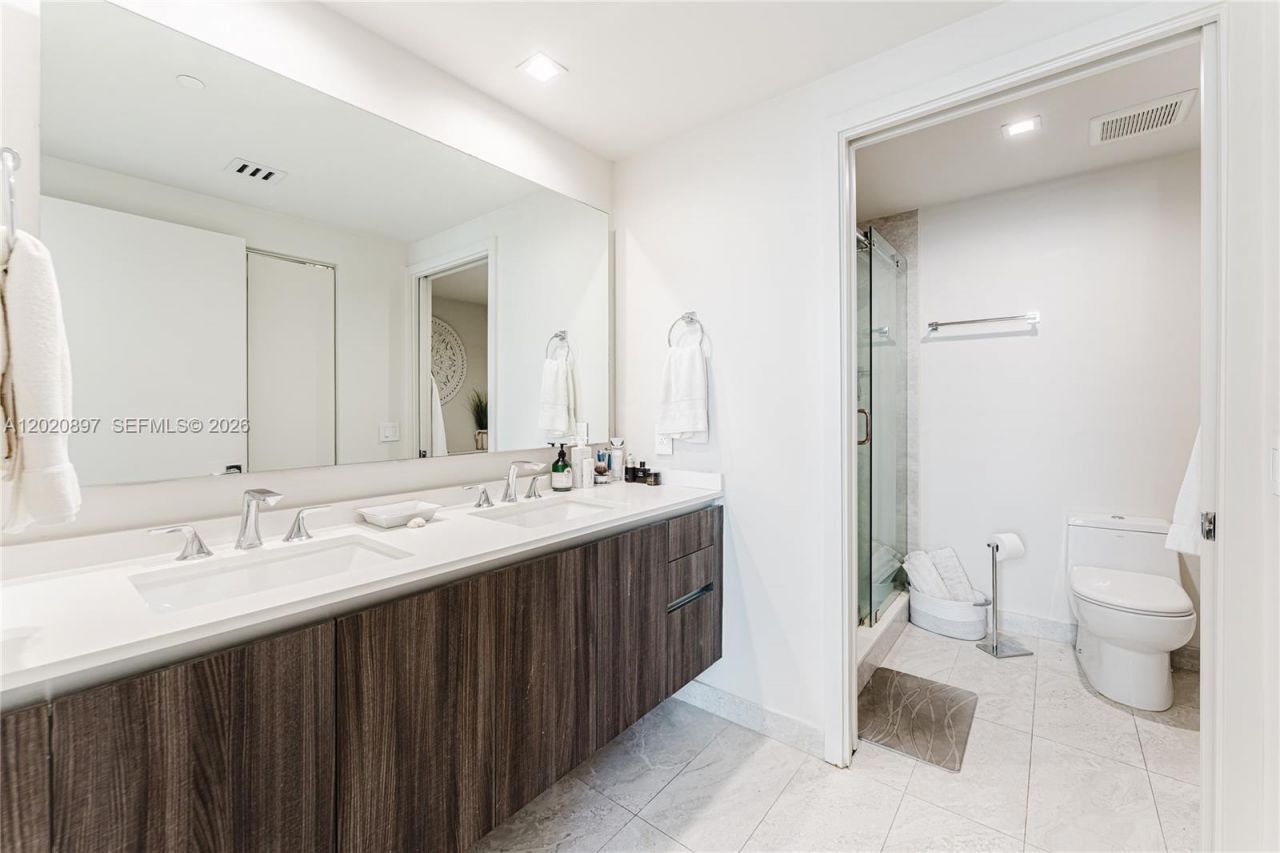 488 NE 18th St, Unit 1205, Miami, FL 33132 Photo