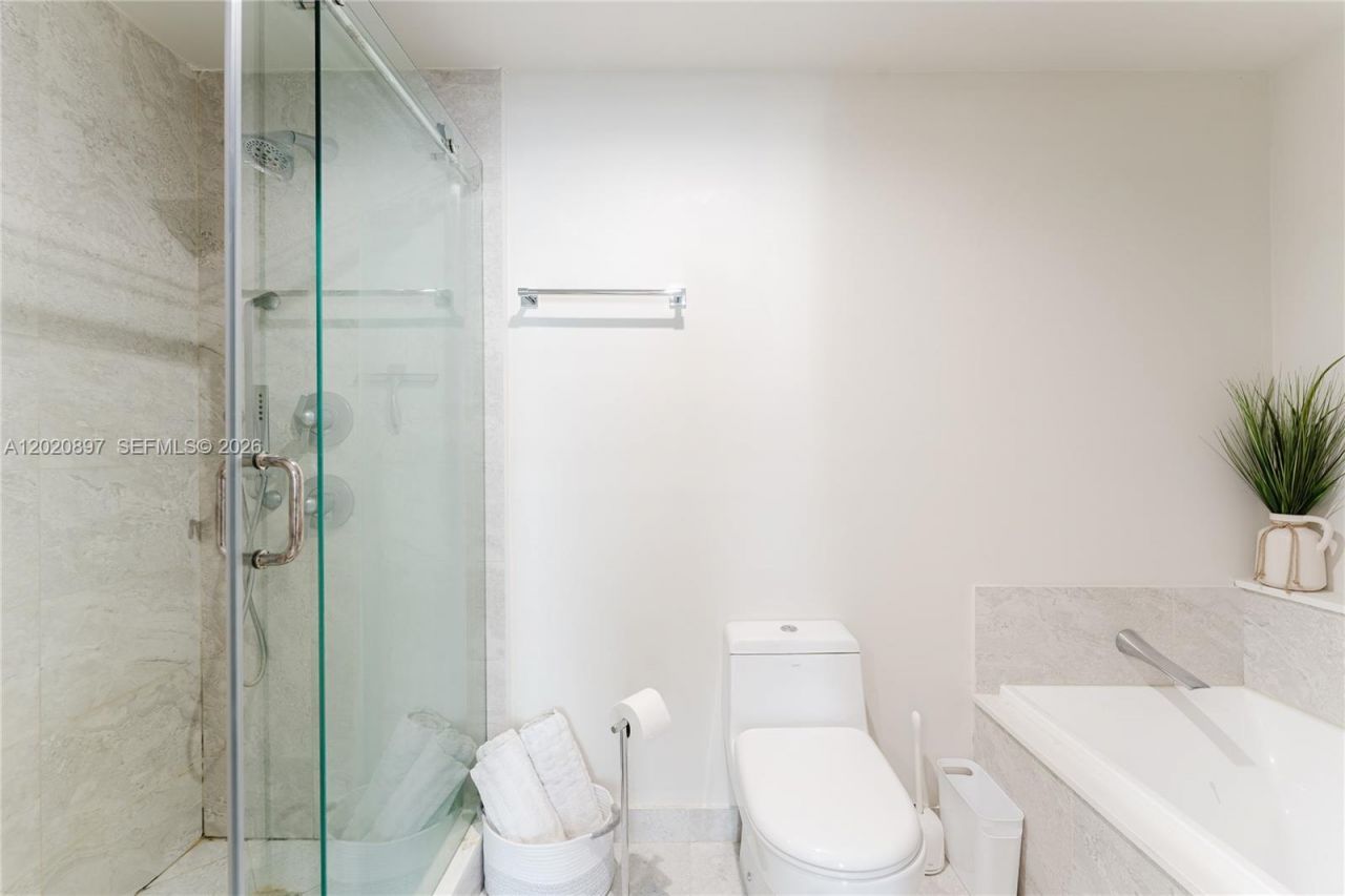 488 NE 18th St , Unit 1205, Miami, FL 33132 Photo