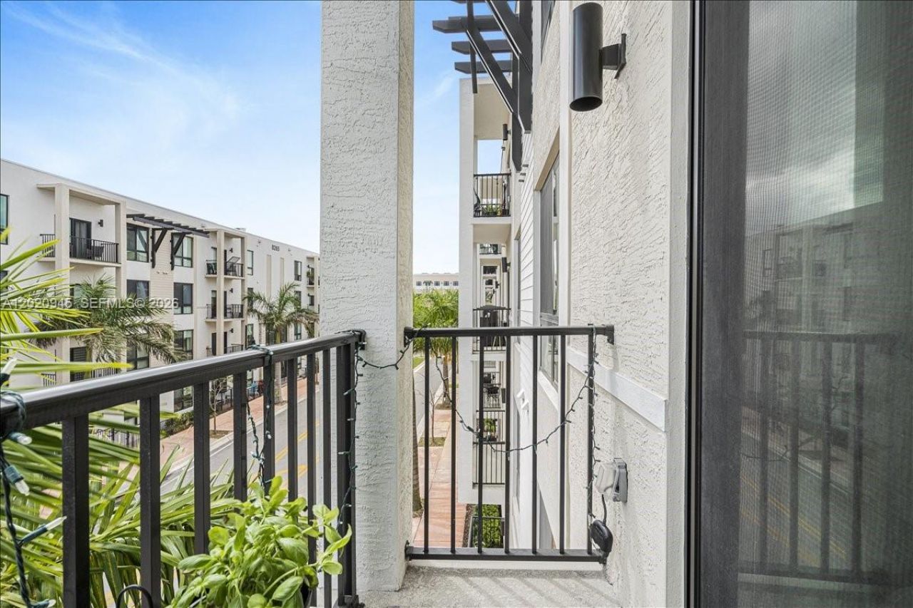 8301 NW 41st St , Unit B-309, Doral, FL 33166 Photo