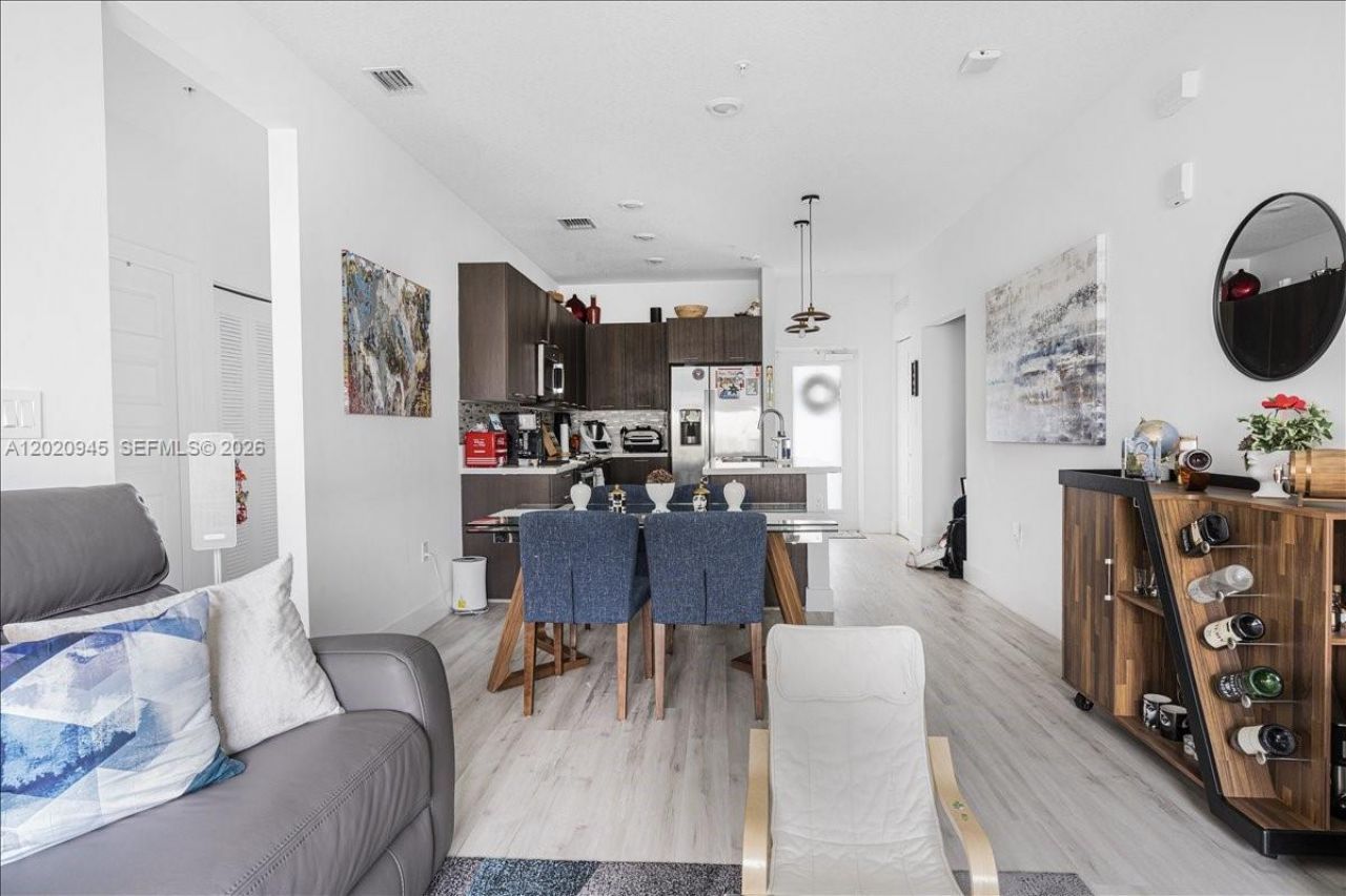 8301 NW 41st St , Unit B-309, Doral, FL 33166 Photo