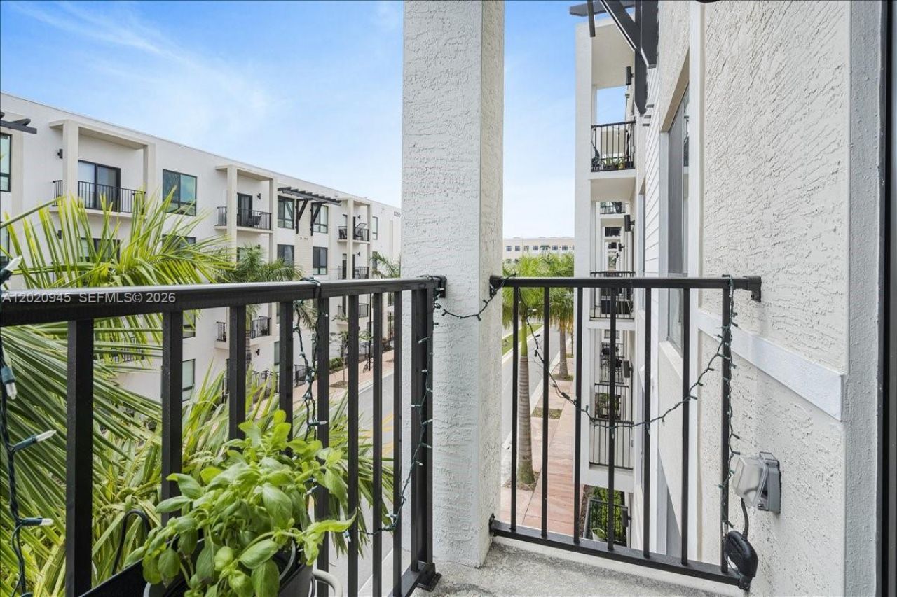 8301 NW 41st St , Unit B-309, Doral, FL 33166 Photo