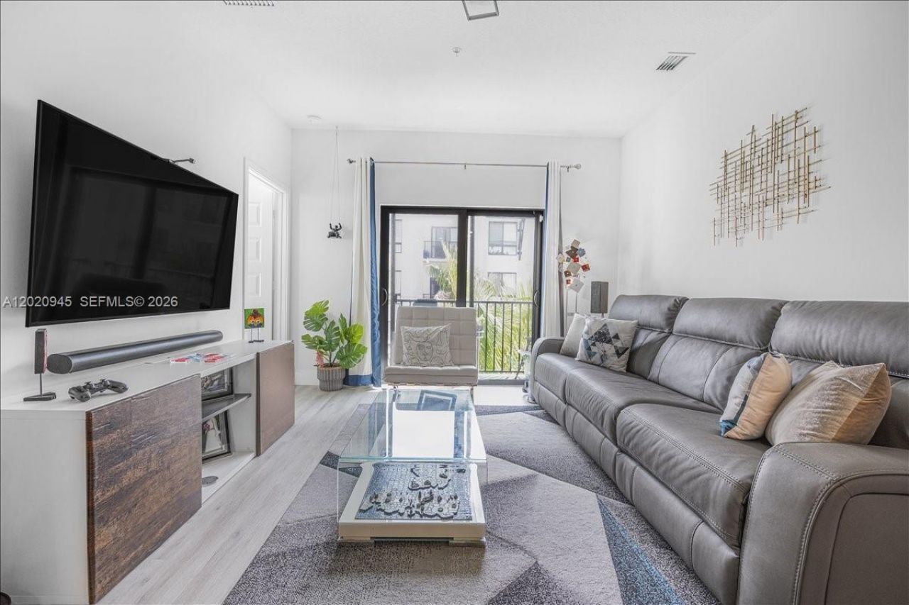 8301 NW 41st St , Unit B-309, Doral, FL 33166 Photo
