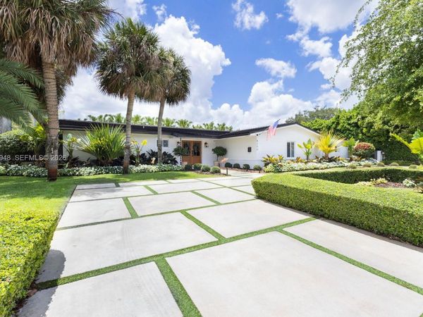 8200 SW 102nd St , Miami, FL 33156
