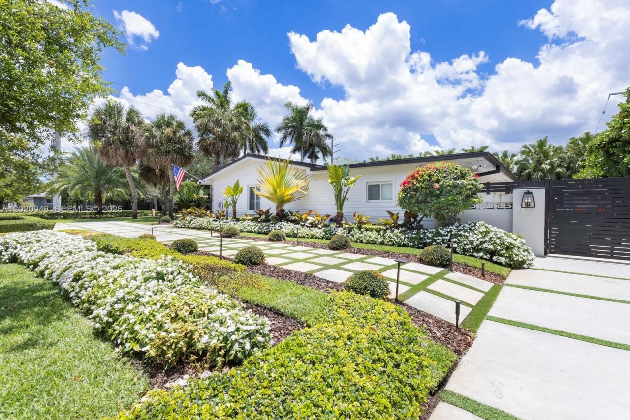 8200 SW 102nd St, Miami, FL 33156 Photo