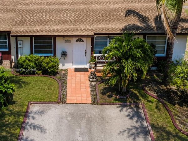 7119 SW 153rd Ct , Miami, FL 33193
