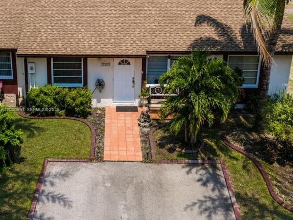7119 SW 153rd Ct , Miami, FL 33193