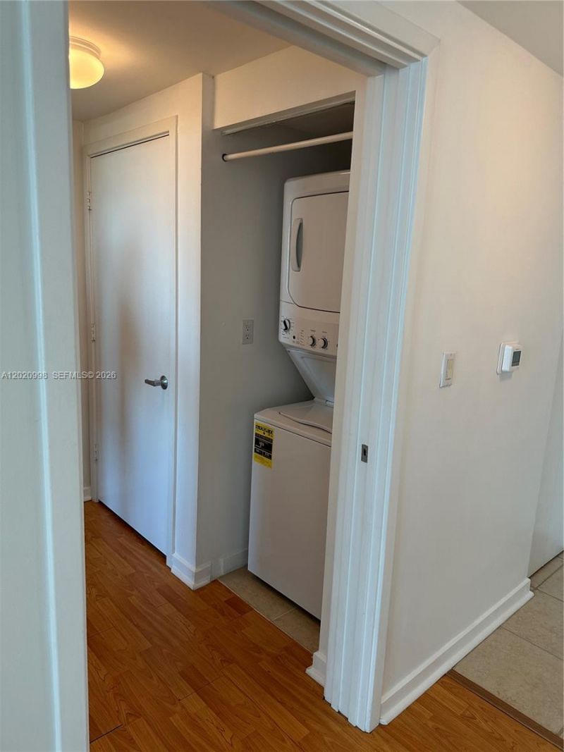 325 S Biscayne Bl , Unit 1516, Miami, FL 33131 Photo
