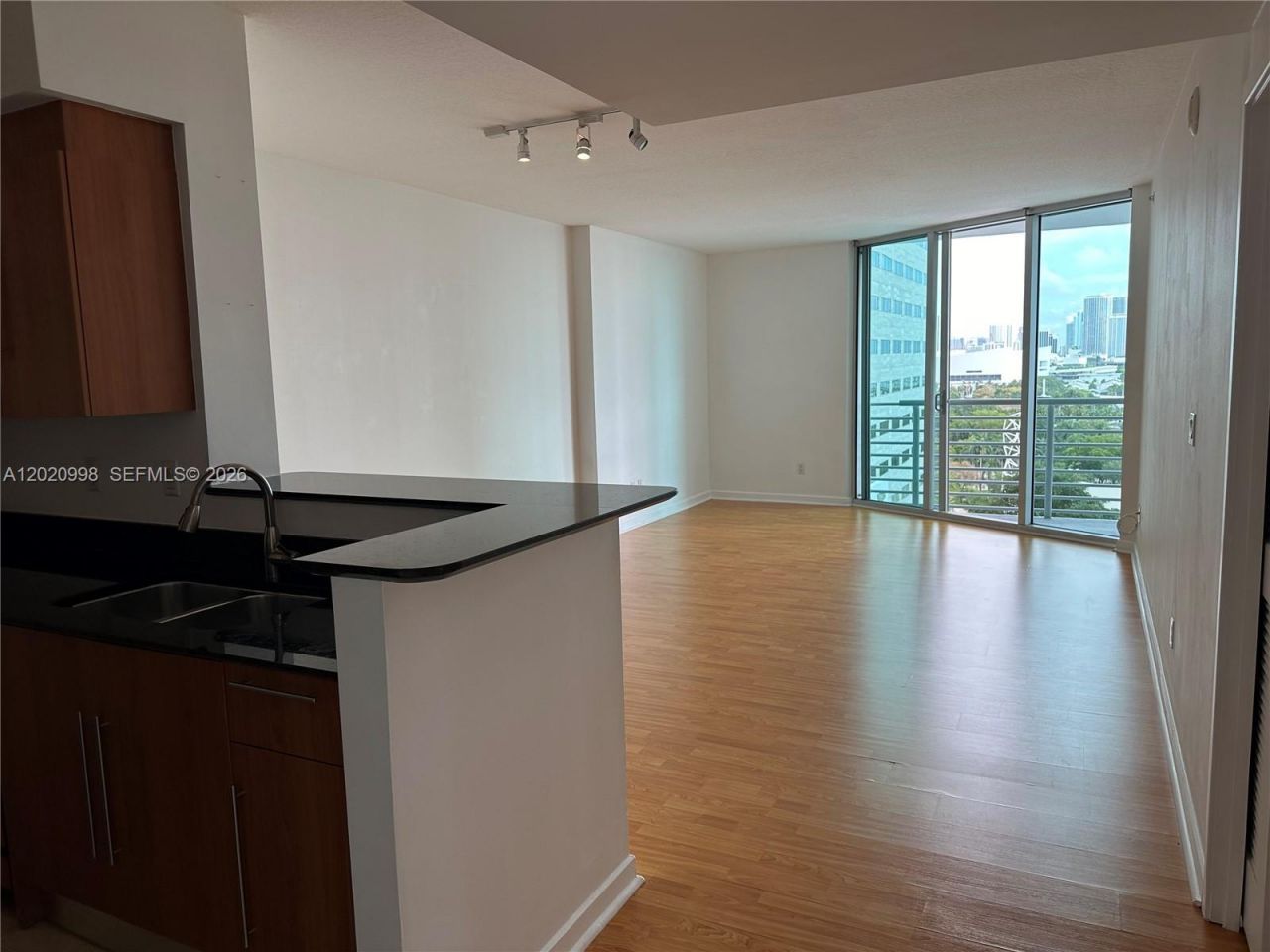 325 S Biscayne Bl , Unit 1516, Miami, FL 33131 Photo