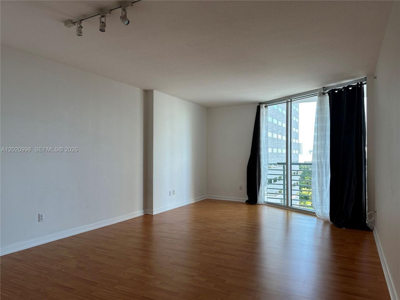 325 S Biscayne Bl , Unit 1516, Miami, FL 33131 Photo
