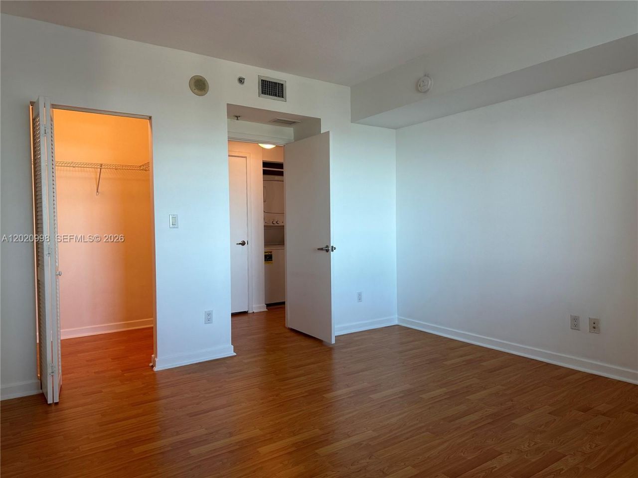 325 S Biscayne Bl , Unit 1516, Miami, FL 33131 Photo