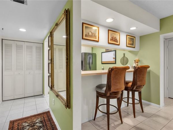 14 Plantation Drive, Unit 201, Vero Beach, FL 32966