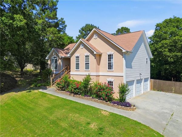 137 Orchard Way SE, Calhoun, GA 30701