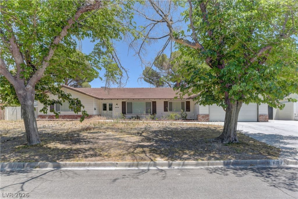 4204 Woodcrest Road, Las Vegas, NV 89121 Main Photo