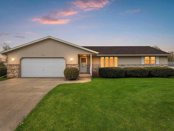 2152 SKYVIEW STREET, Green Bay, WI 54311