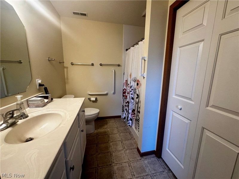 2570 Barnstone Avenue SW, Canton, OH 44706 Photo 8