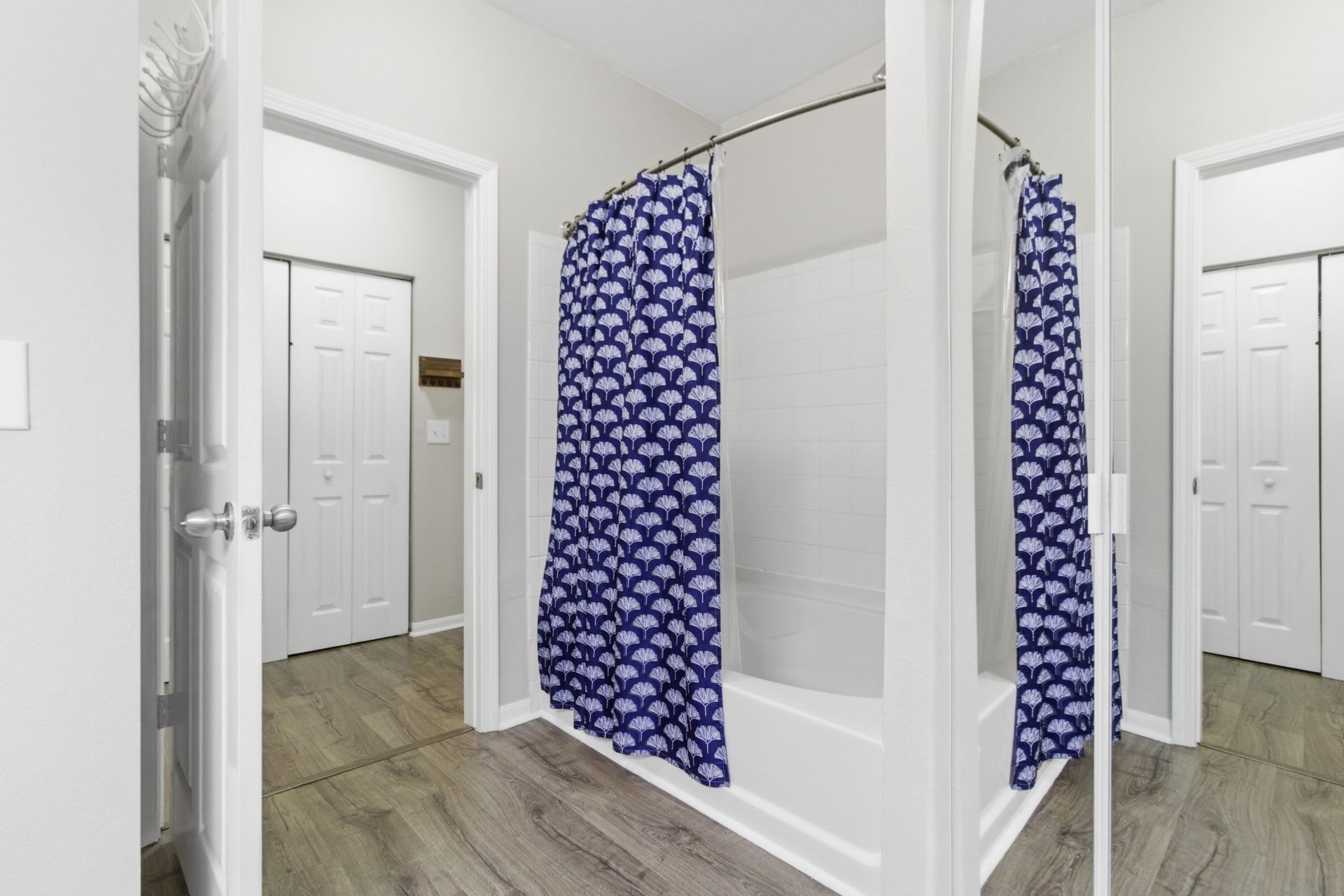 60 Fenwick Hall Alley Photo 28