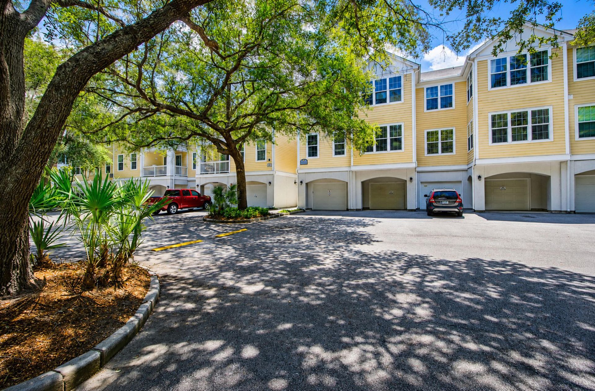 60 Fenwick Hall Alley Photo 32