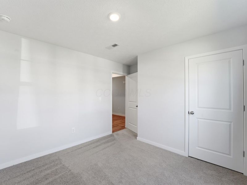 3040 Wyntree Drive, Columbus, OH 43232 Photo 8