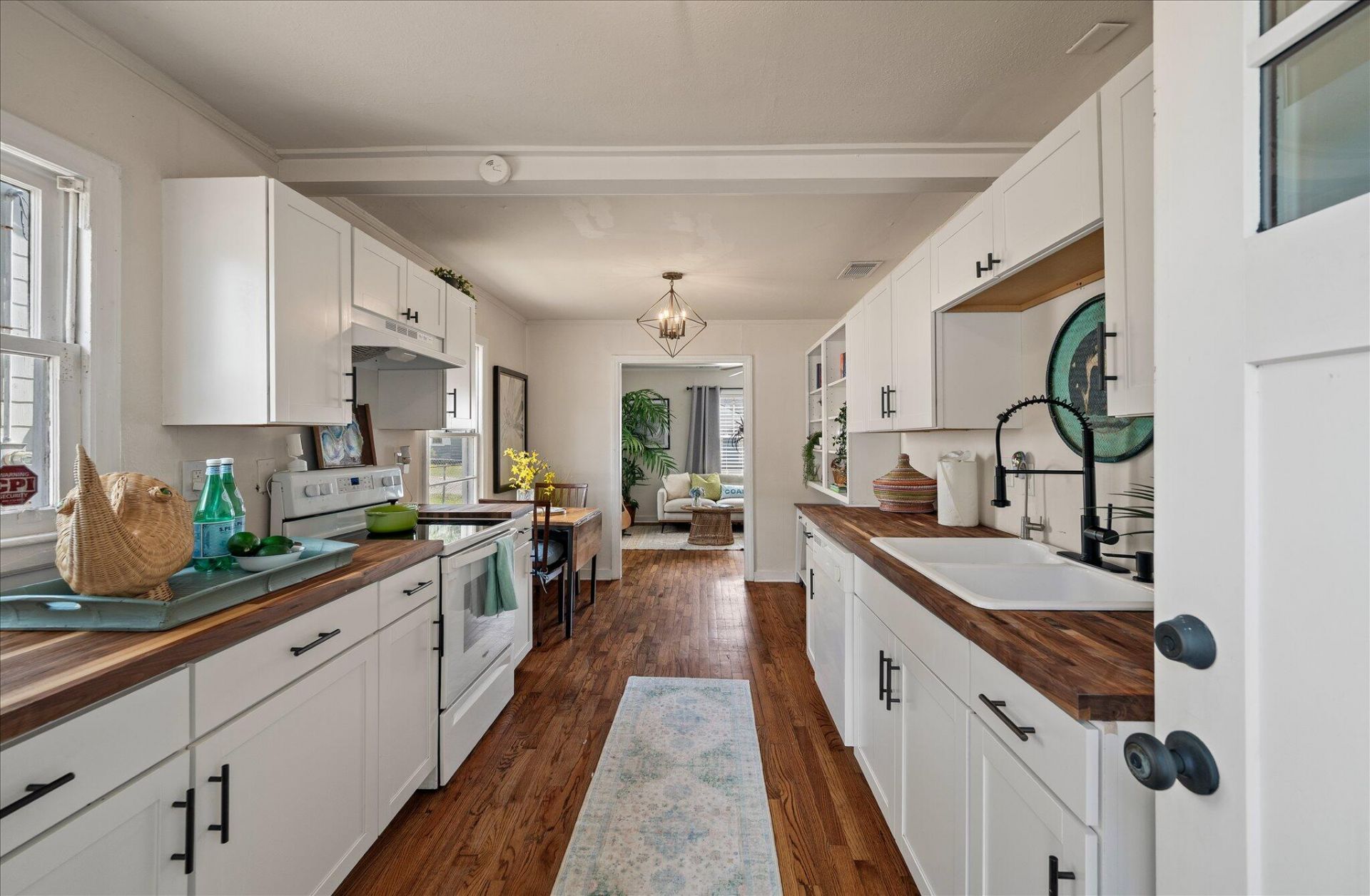 5539 Blackwell Street Photo 1