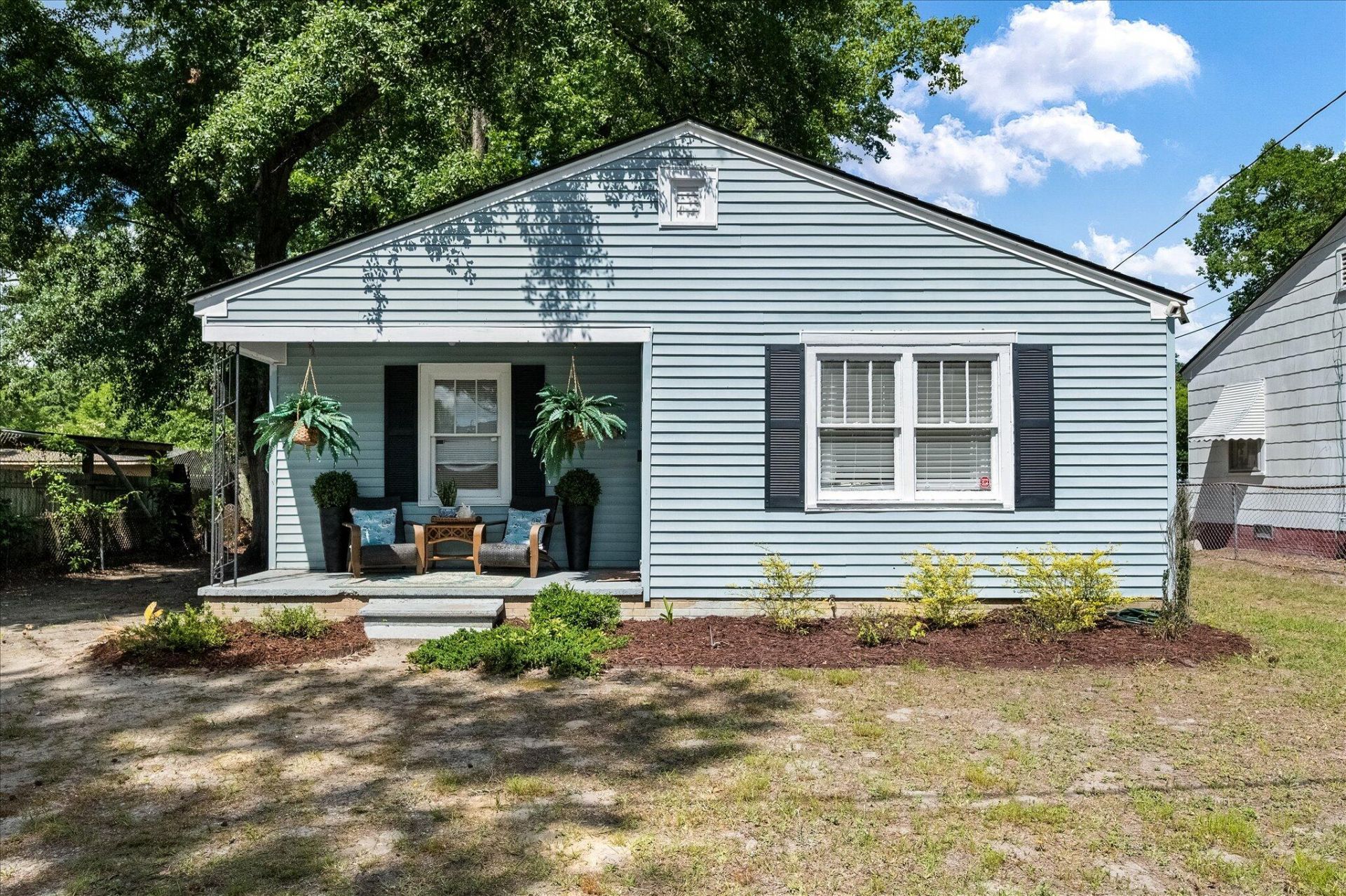 5539 Blackwell Street Photo 3