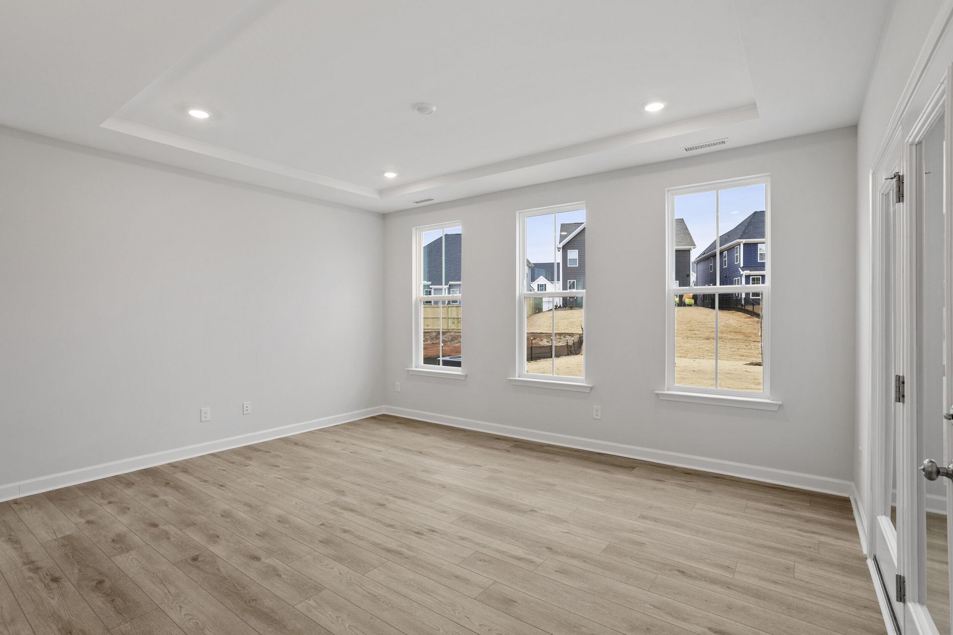 213 Crosswick Street Photo 10
