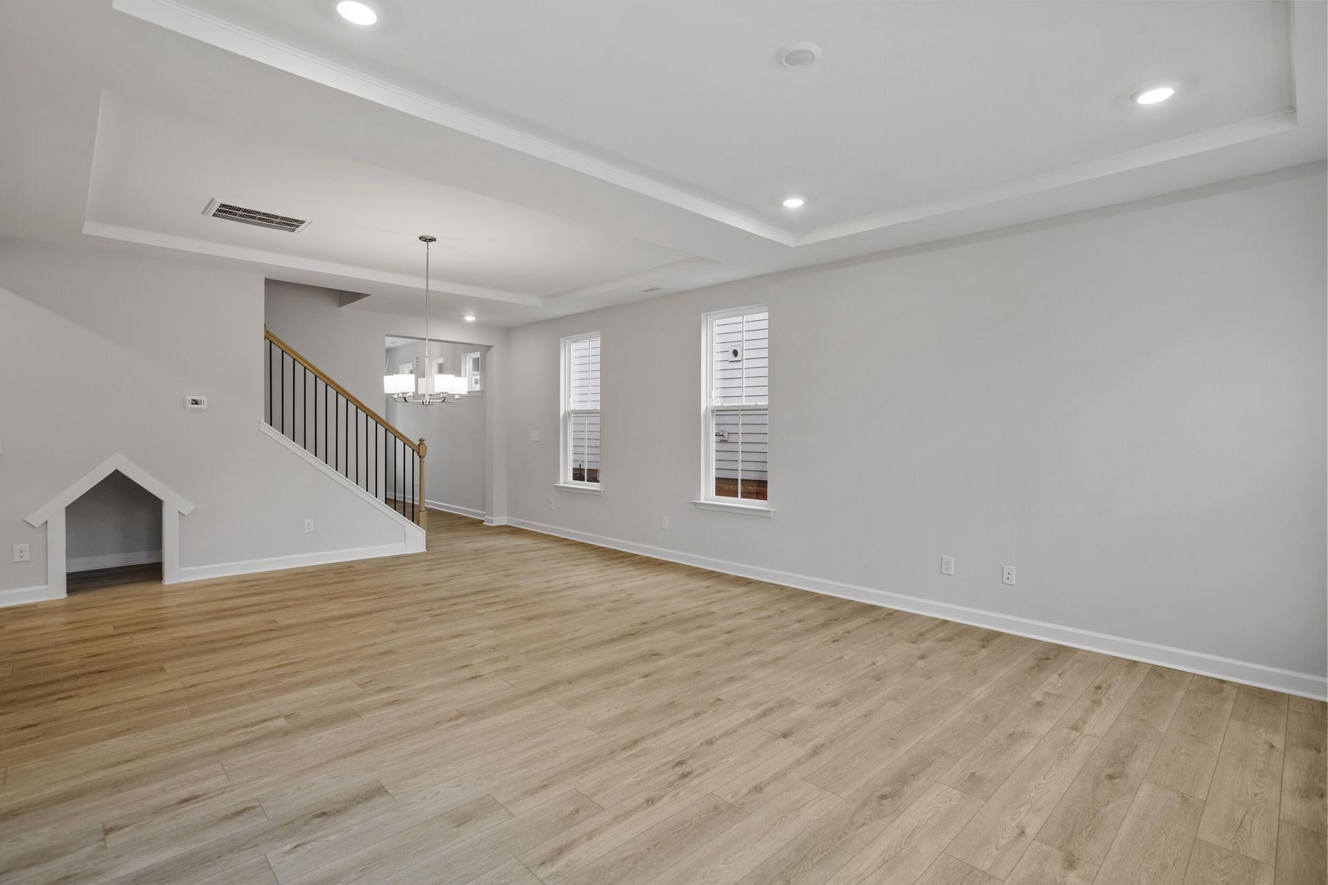 213 Crosswick Street Photo 11
