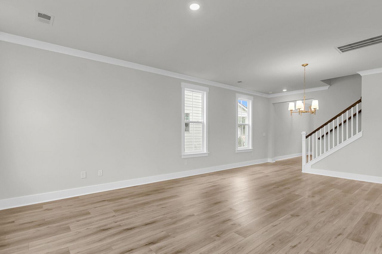 213 Crosswick Street Photo 14