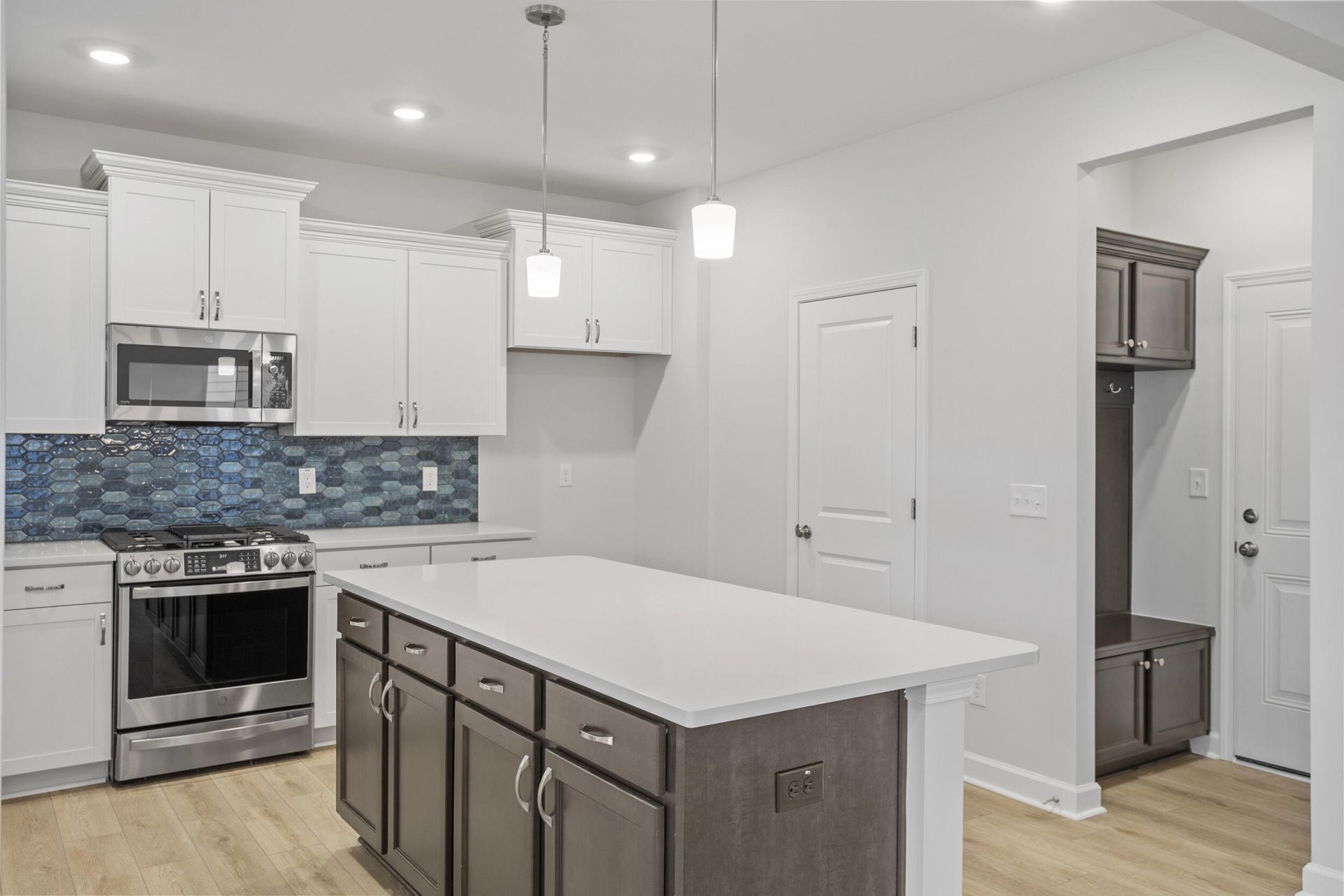 213 Crosswick Street Photo 16