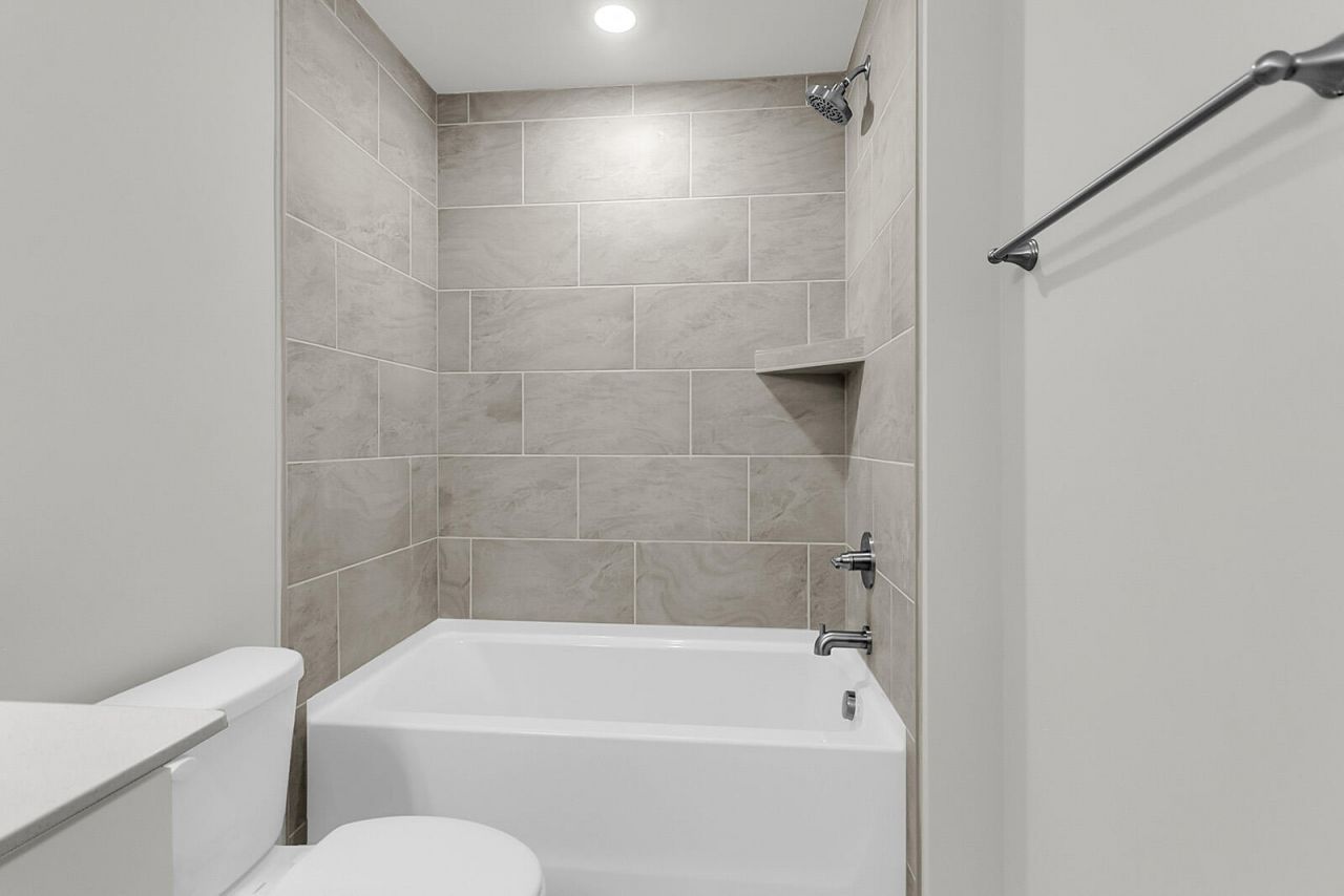 213 Crosswick Street Photo 30