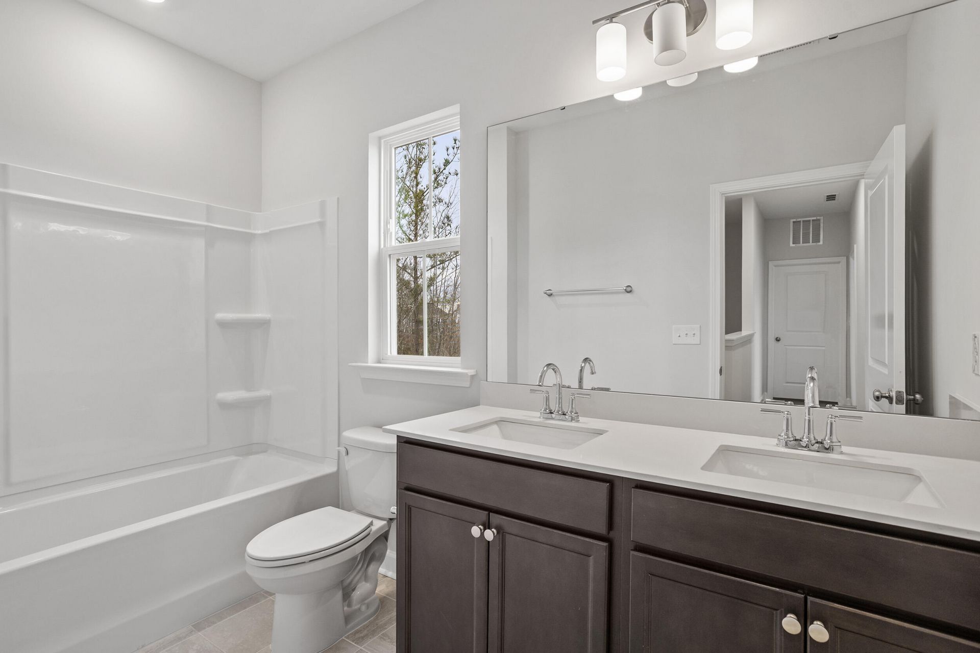 213 Crosswick Street Photo 33