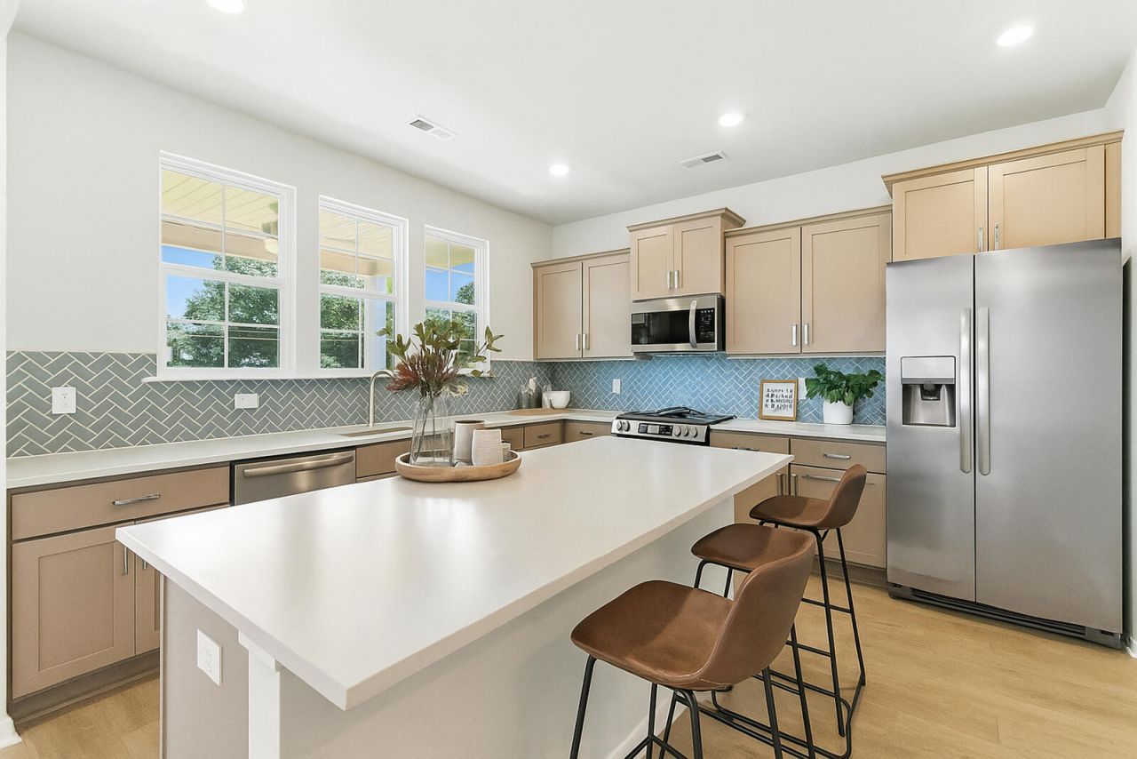 213 Crosswick Street Photo 4