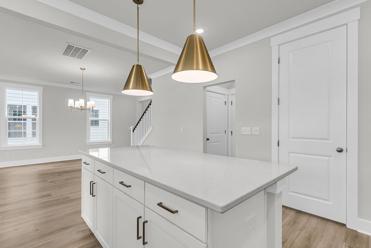213 Crosswick Street Photo 8