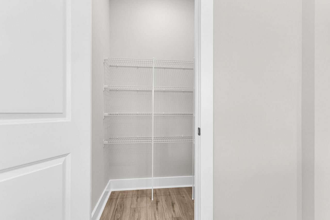 213 Crosswick Street Photo 9