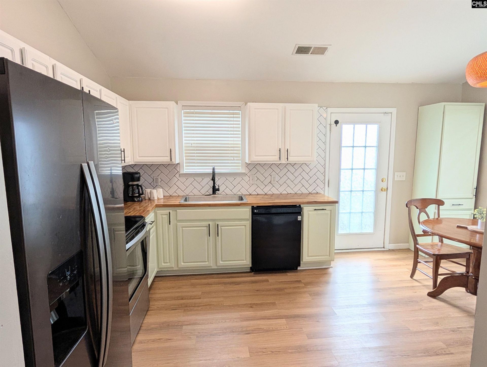 135 Savannah Hills Drive Photo 5