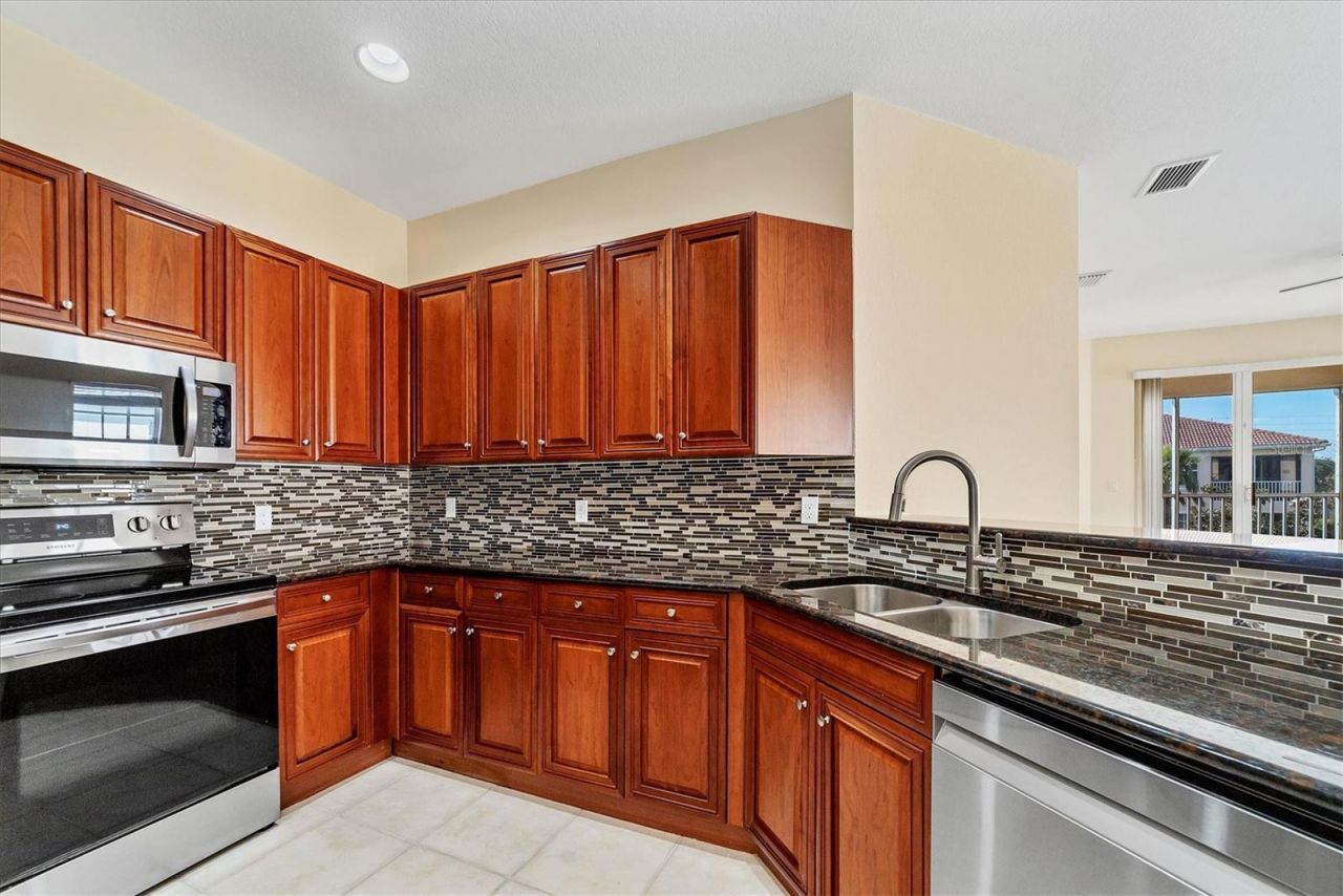 240 W End Drive, Unit 923, Punta Gorda, FL 33950 Photo