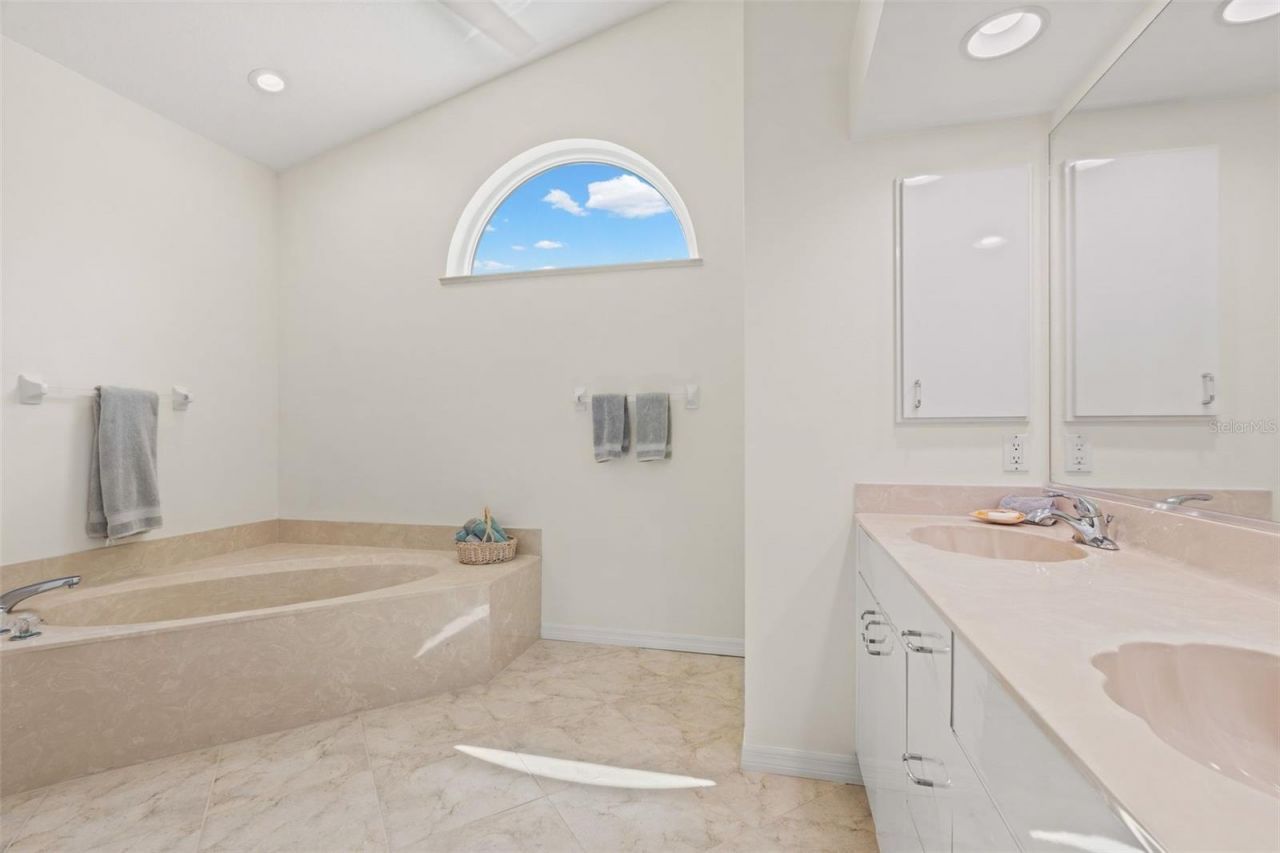 4442 Hollybrook Way , Sarasota, FL 34233 Photo
