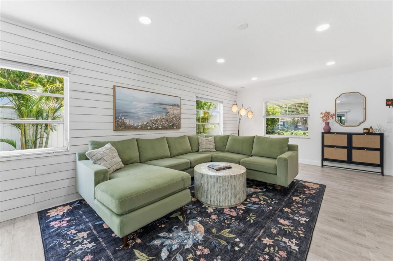 2701 67th Way N, Saint Petersburg, FL 33710 Photo